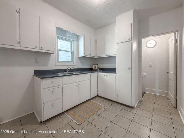 1013 N Pennsylvania Avenue, Lansing, MI 48906