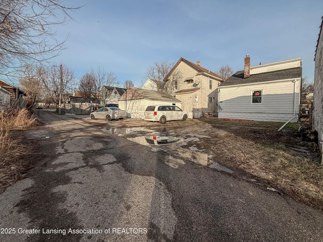 1013 N Pennsylvania Avenue, Lansing, MI 48906