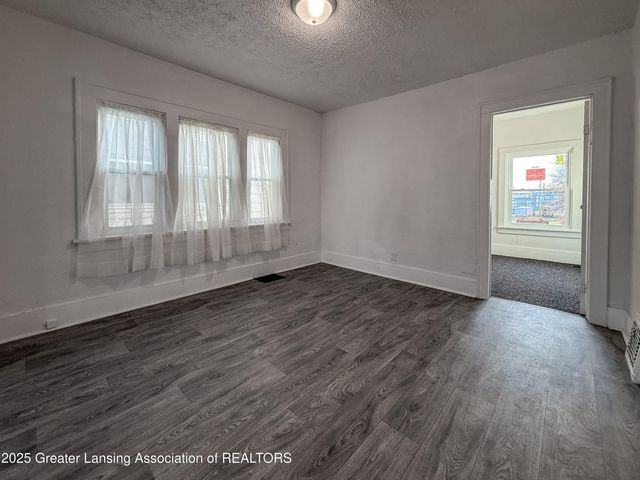 1013 N Pennsylvania Avenue, Lansing, MI 48906