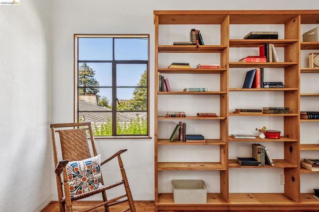 335 Vermont Ave, Berkeley, CA 94707