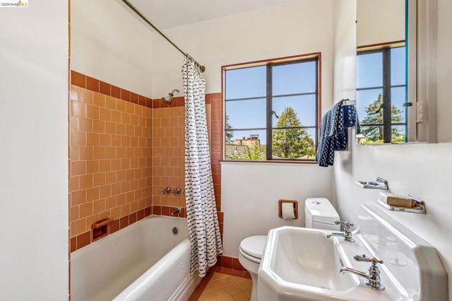 335 Vermont Ave, Berkeley, CA 94707