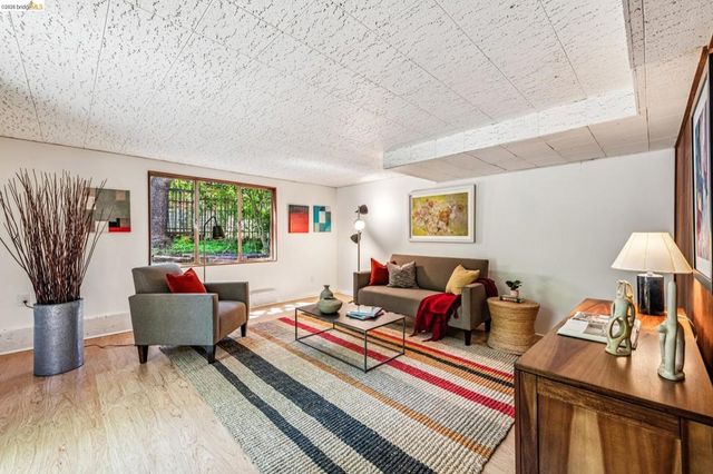 335 Vermont Ave, Berkeley, CA 94707