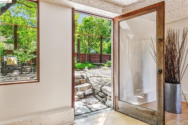 335 Vermont Ave, Berkeley, CA 94707