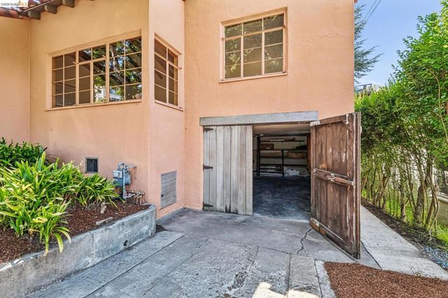 335 Vermont Ave, Berkeley, CA 94707