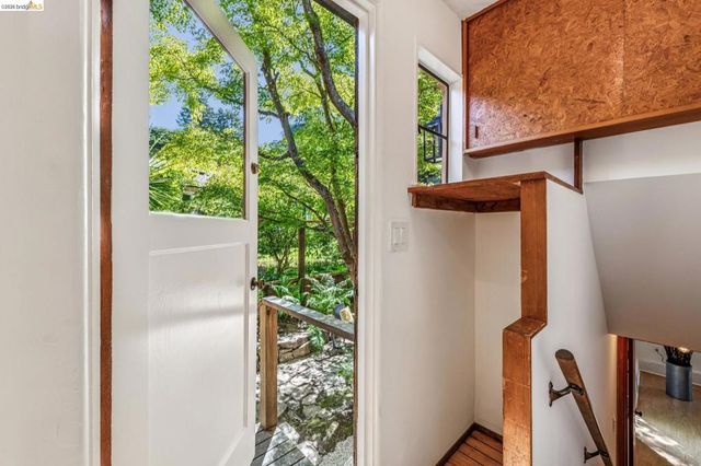 335 Vermont Ave, Berkeley, CA 94707