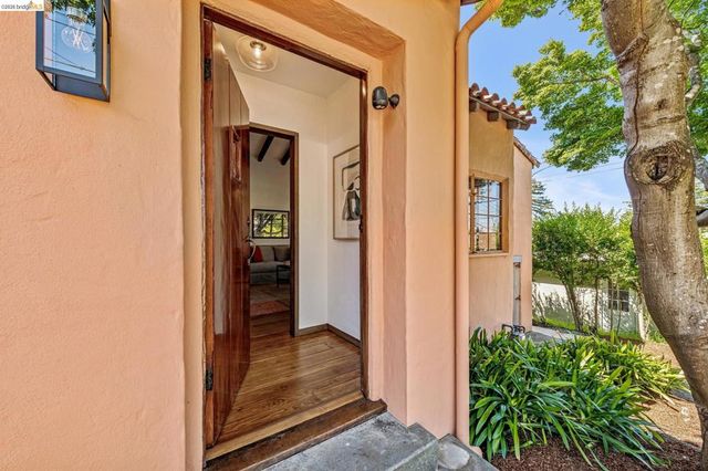 335 Vermont Ave, Berkeley, CA 94707