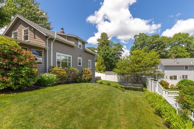 2 Parkwood Road, Lynnfield, MA 01940
