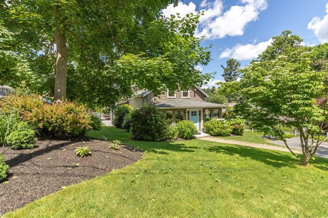 2 Parkwood Road, Lynnfield, MA 01940