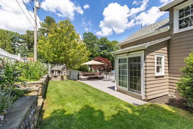 2 Parkwood Road, Lynnfield, MA 01940