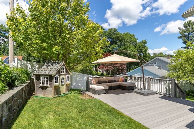 2 Parkwood Road, Lynnfield, MA 01940