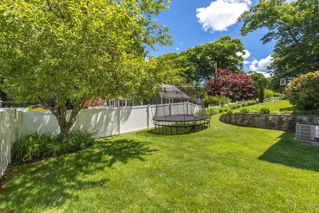 2 Parkwood Road, Lynnfield, MA 01940