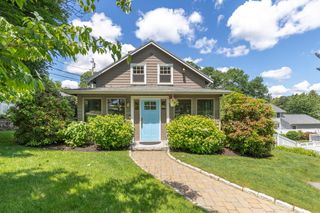 2 Parkwood Road, Lynnfield, MA 01940