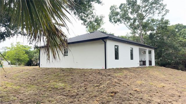 2375 2nd AVE SE, Naples, FL 34117