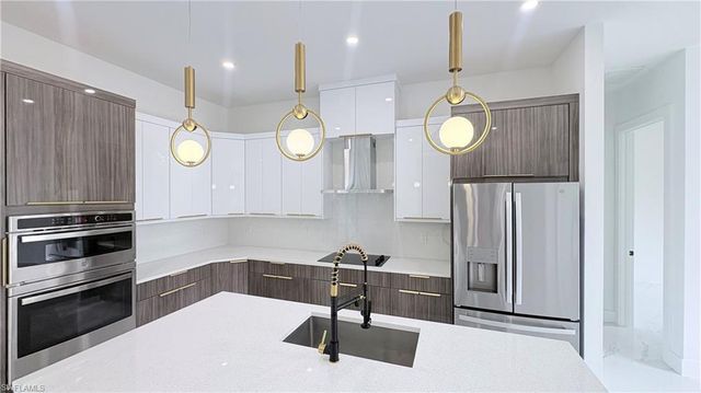 2375 2nd AVE SE, Naples, FL 34117