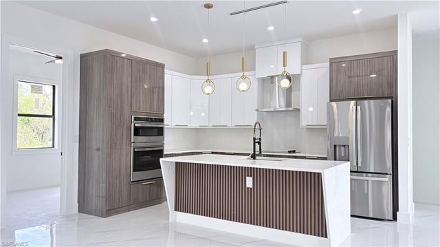 2375 2nd AVE SE, Naples, FL 34117