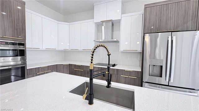 2375 2nd AVE SE, Naples, FL 34117