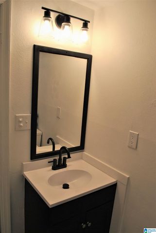 2114 NIXON DRIVE SE, Bessemer, AL 35022