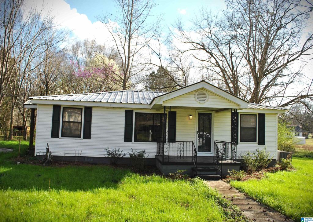 2114 NIXON DRIVE SE, Bessemer, AL 35022