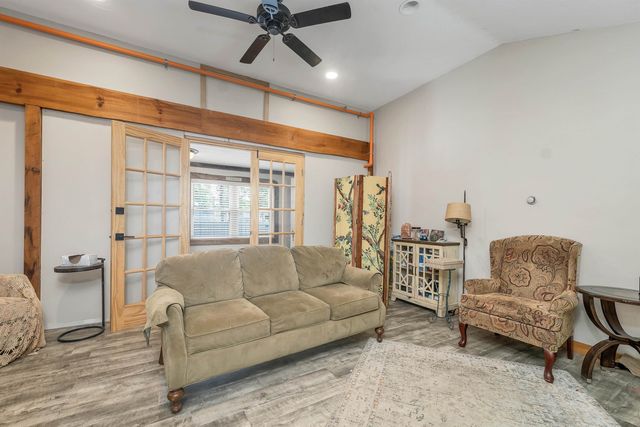 379 White Mountain Highway, Conway, NH 03818