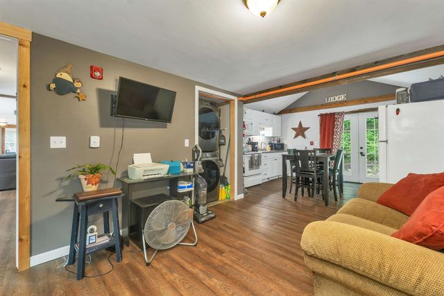 379 White Mountain Highway, Conway, NH 03818