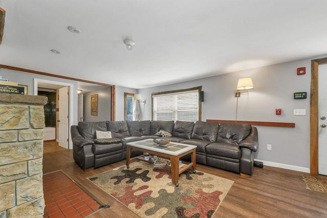 379 White Mountain Highway, Conway, NH 03818