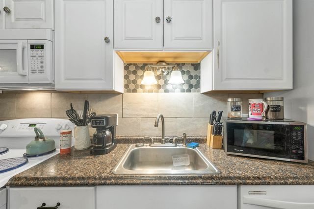 379 White Mountain Highway, Conway, NH 03818