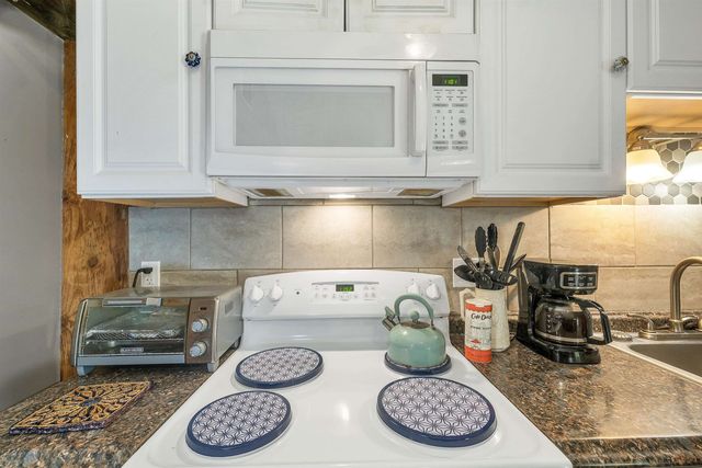 379 White Mountain Highway, Conway, NH 03818