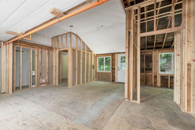 379 White Mountain Highway, Conway, NH 03818