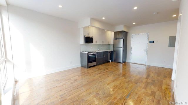 138-28 Queens Boulevard 2C, Briarwood, NY 11435