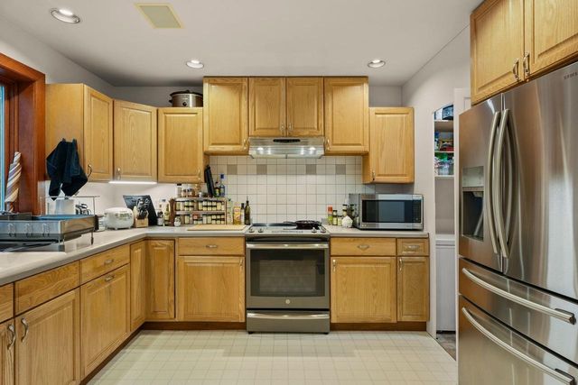 6760 Sunset Drive, Verona, WI 53593