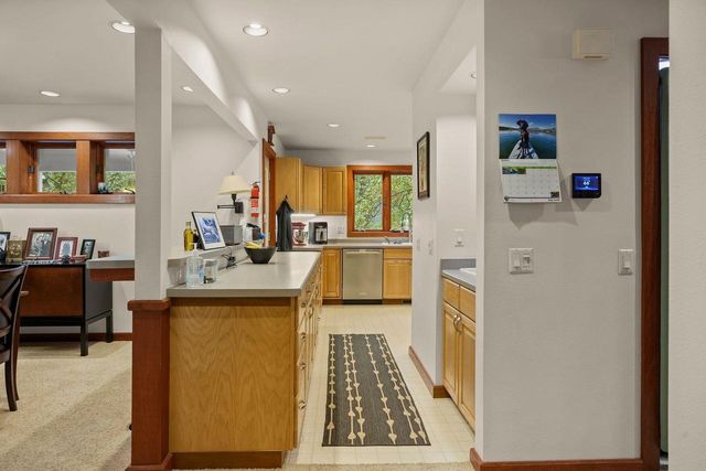 6760 Sunset Drive, Verona, WI 53593