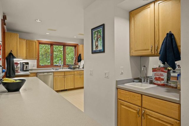 6760 Sunset Drive, Verona, WI 53593