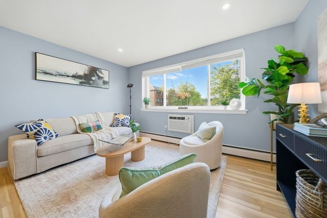 20 Radcliffe Rd 209, Boston, MA 02134