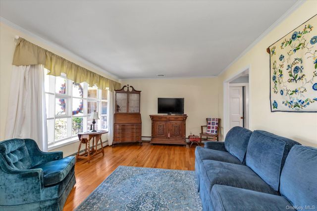 21 Hamilton Street, Amityville, NY 11701