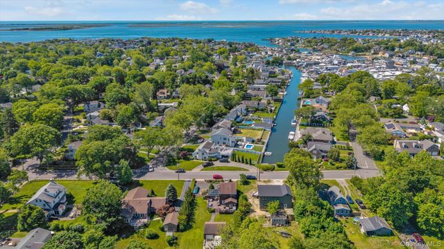 21 Hamilton Street, Amityville, NY 11701