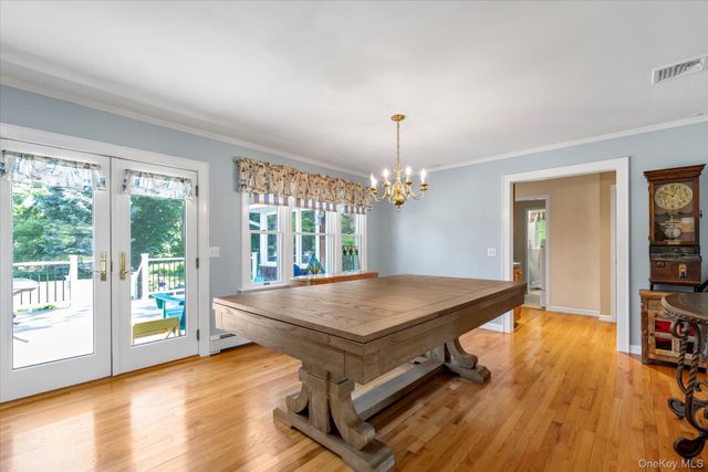21 Hamilton Street, Amityville, NY 11701
