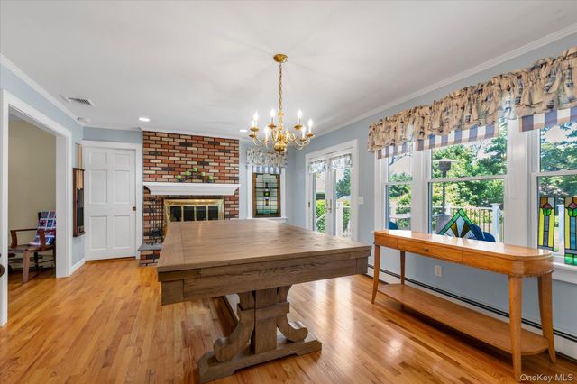 21 Hamilton Street, Amityville, NY 11701
