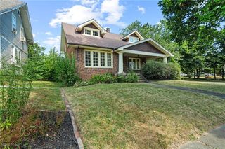 390 E College Street, Alliance, OH 44601