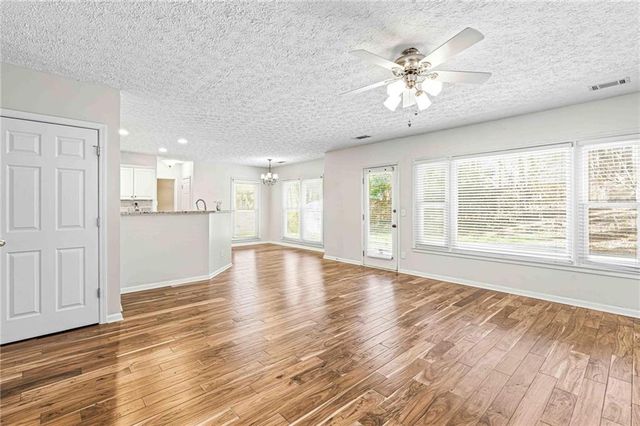 2152 Marne NW Glen, Kennesaw, GA 30152