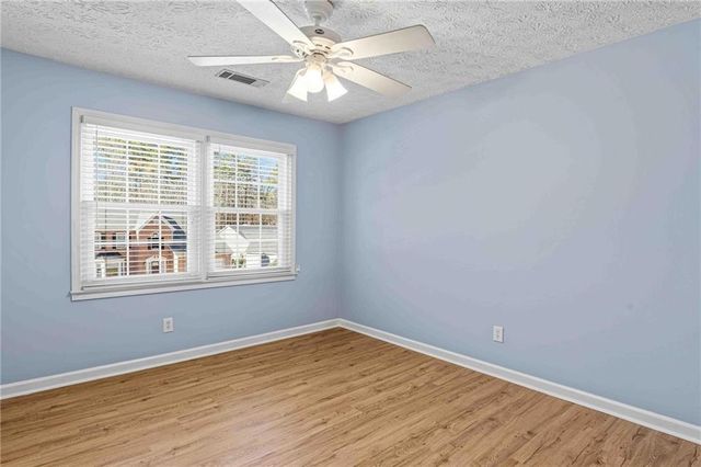 2152 Marne NW Glen, Kennesaw, GA 30152