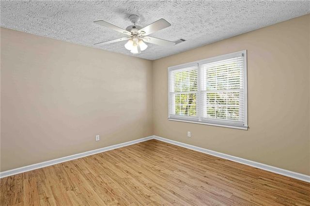 2152 Marne NW Glen, Kennesaw, GA 30152