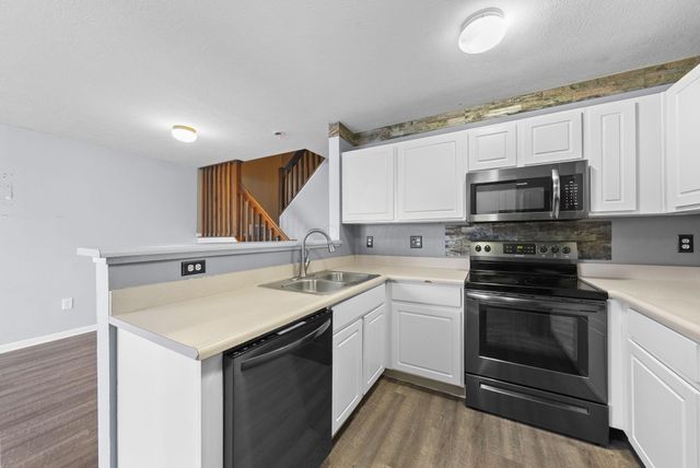 98 Green Mill, Blacklick, OH 43004