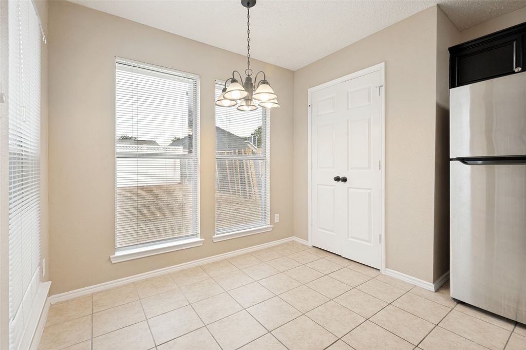1512 Manitoba Lane, Glenn Heights, TX 75154 — photo 4