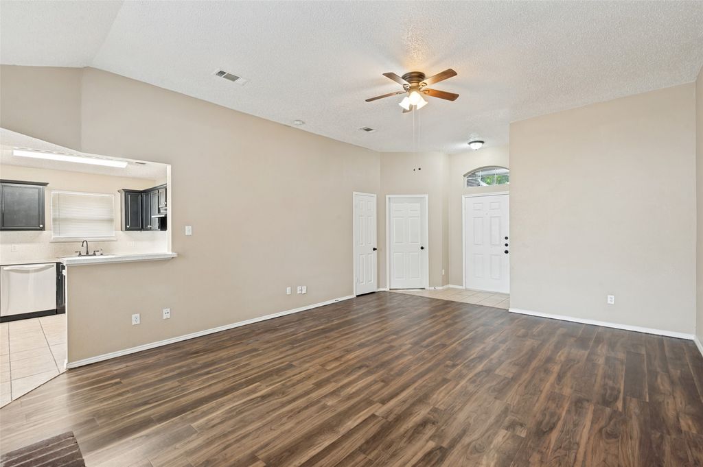 1512 Manitoba Lane, Glenn Heights, TX 75154 — photo 5