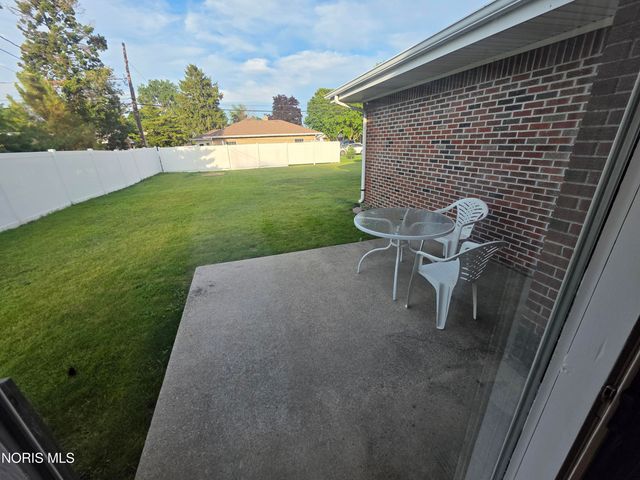 641 Holly Drive, Oregon, OH 43616