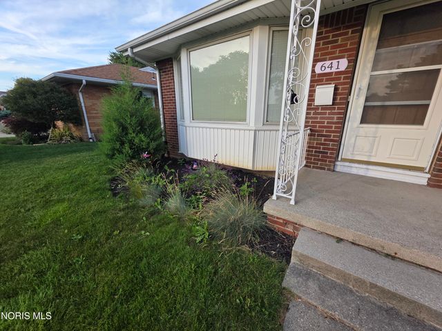 641 Holly Drive, Oregon, OH 43616