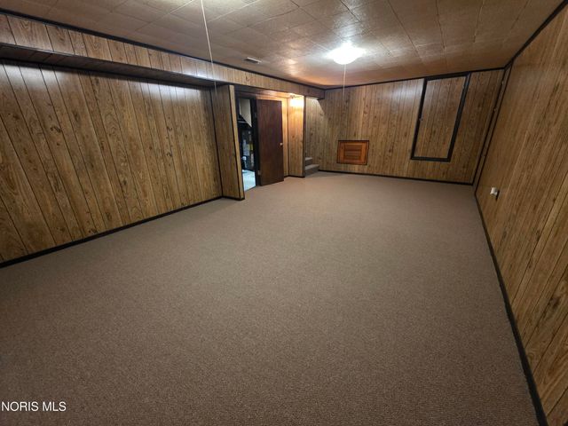 641 Holly Drive, Oregon, OH 43616