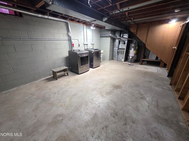 641 Holly Drive, Oregon, OH 43616
