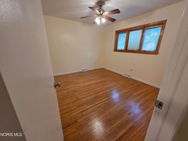 641 Holly Drive, Oregon, OH 43616