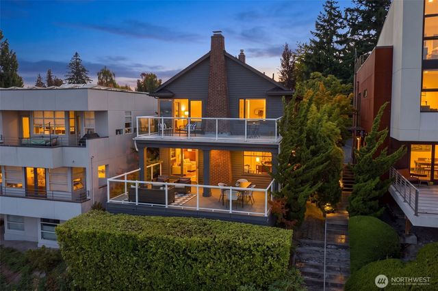 2039 34th Avenue S, Seattle, WA 98144